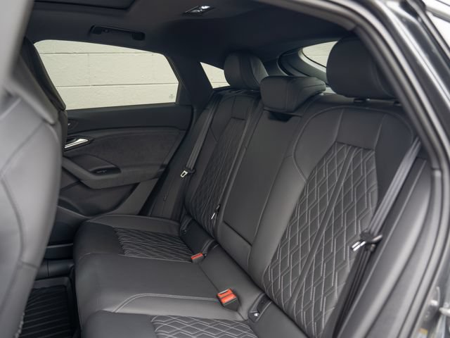 New 2027 Audi SQ6 e-tron Premium Plus AWD/4WD image 9