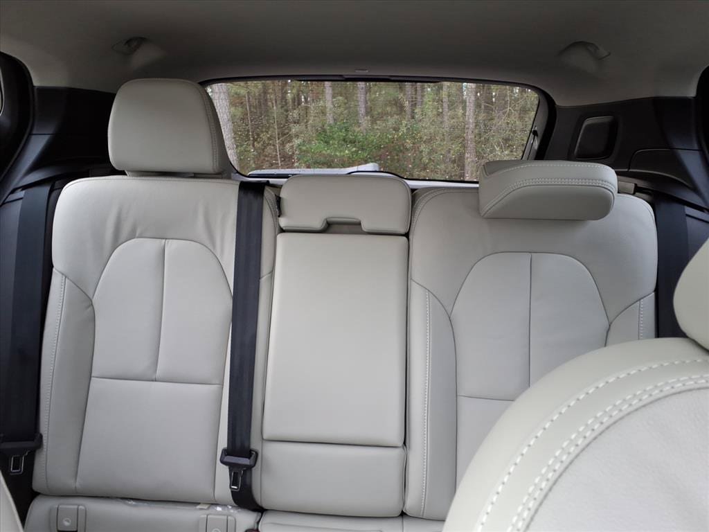 New 2026 Volvo XC40 B5 Plus w/ Protection Package Premier AWD/4WD image 16