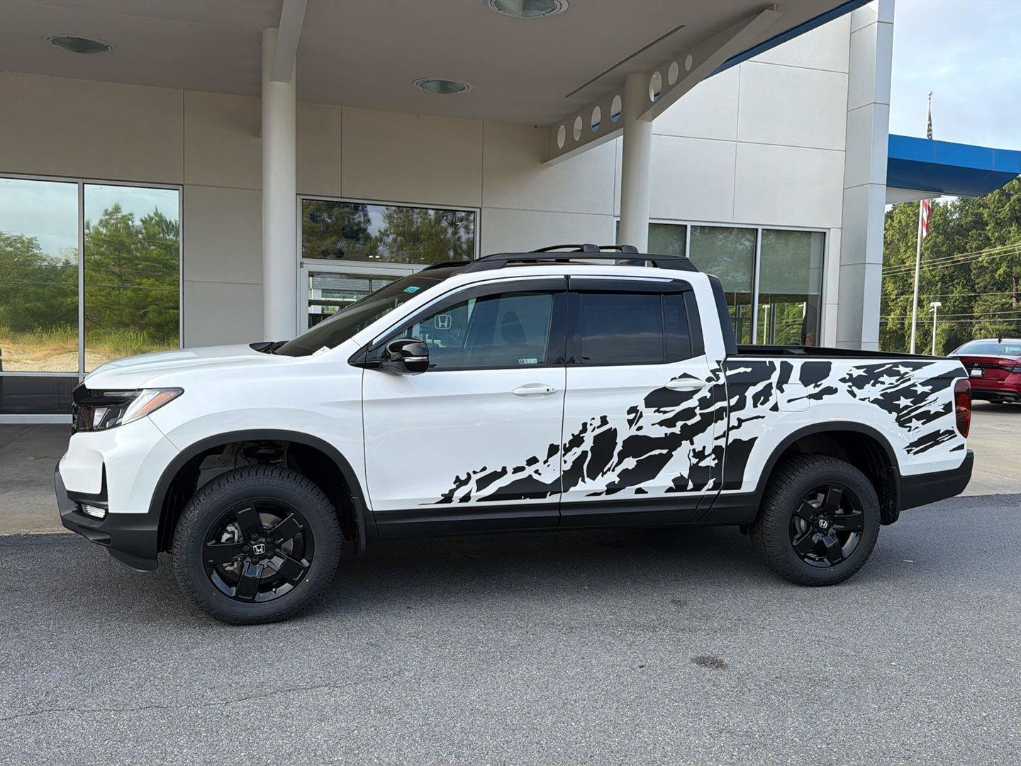 New 2026 Honda Ridgeline Black Edition image 3