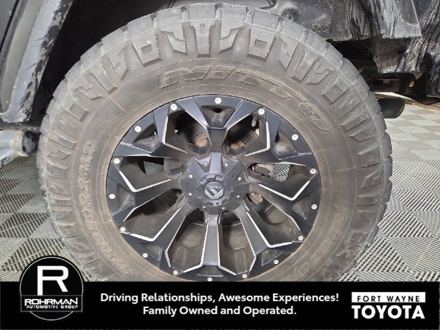 Used 2019 Jeep Wrangler Unlimited Sahara w/ Quick Order Package 24M Moab AWD/4WD image 12
