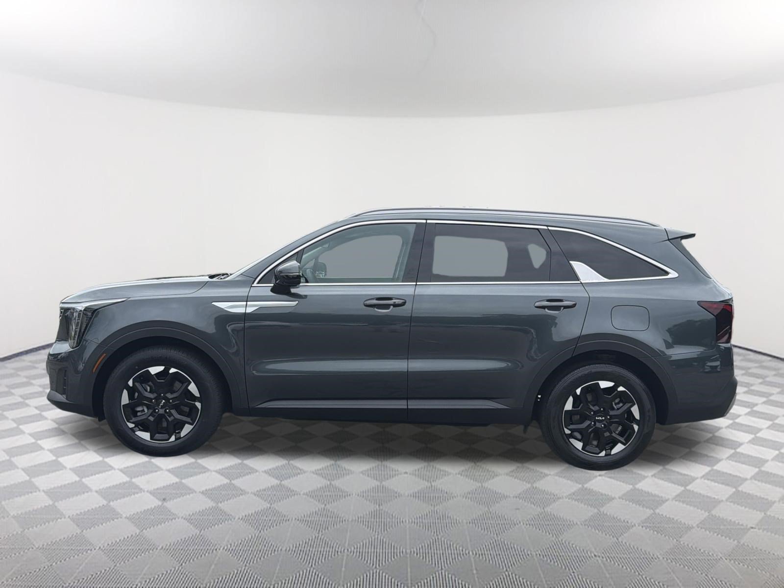 Used 2024 Kia Sorento S w/ Panoramic Sunroof Package FWD image 2