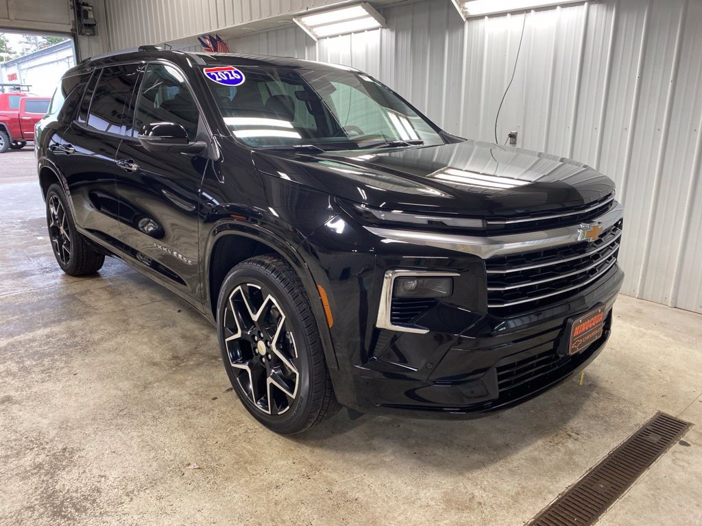 Used 2026 Chevrolet Traverse High Country w/ LPO, Floor Liner Package AWD/4WD image 3