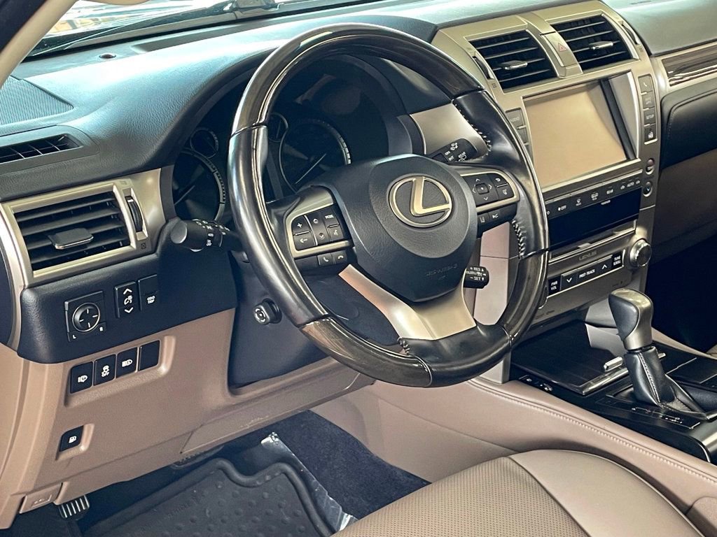 Used 2020 Lexus GX 460 Premium w/ Premium Package AWD/4WD image 12