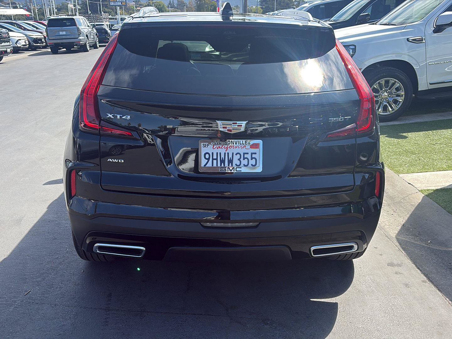 Used 2024 Cadillac XT4 Premium Luxury w/ Technology Package AWD/4WD image 4