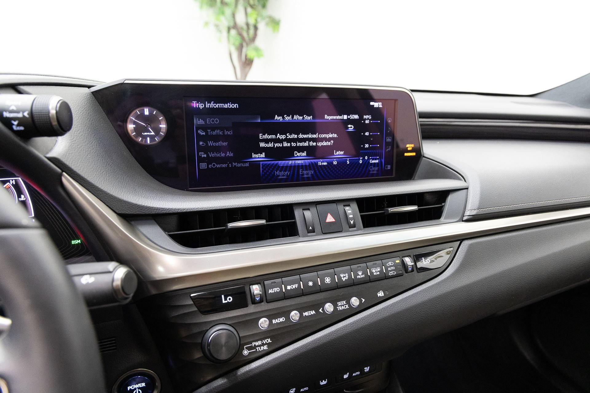 Used 2019 Lexus ES 300h FWD image 18