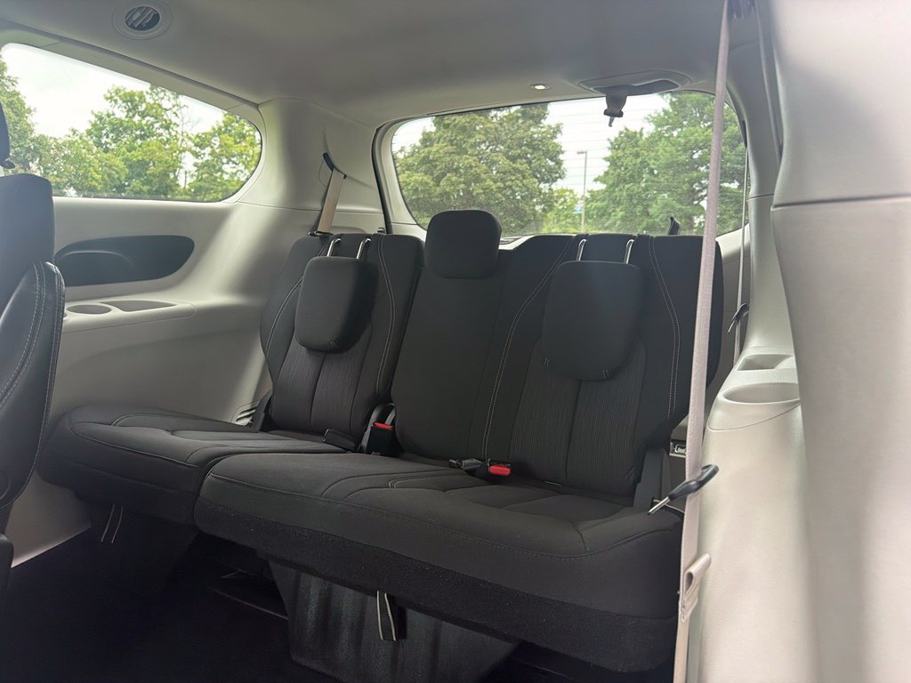 Used 2023 Chrysler Voyager LX FWD image 20