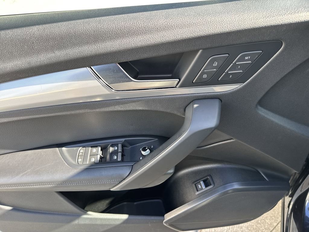 Used 2020 Audi Q5 2.0T Titanium Premium Plus w/ Premium Plus Package image 41