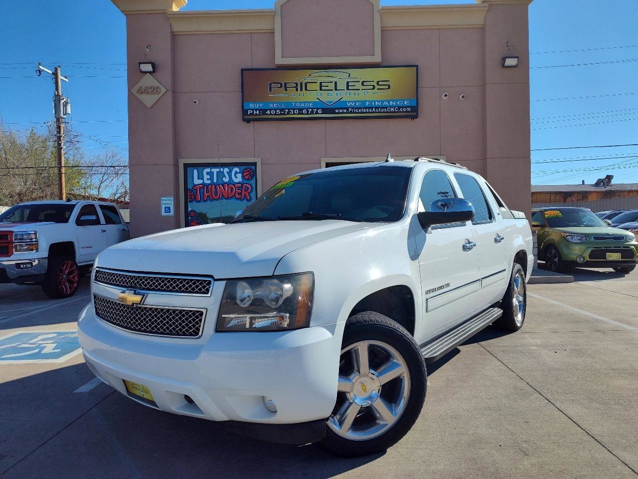 Used 2011 Chevrolet Avalanche LTZ image 1