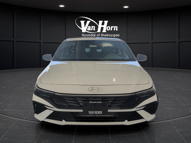 Certified 2025 Hyundai Elantra Sport FWD image 2