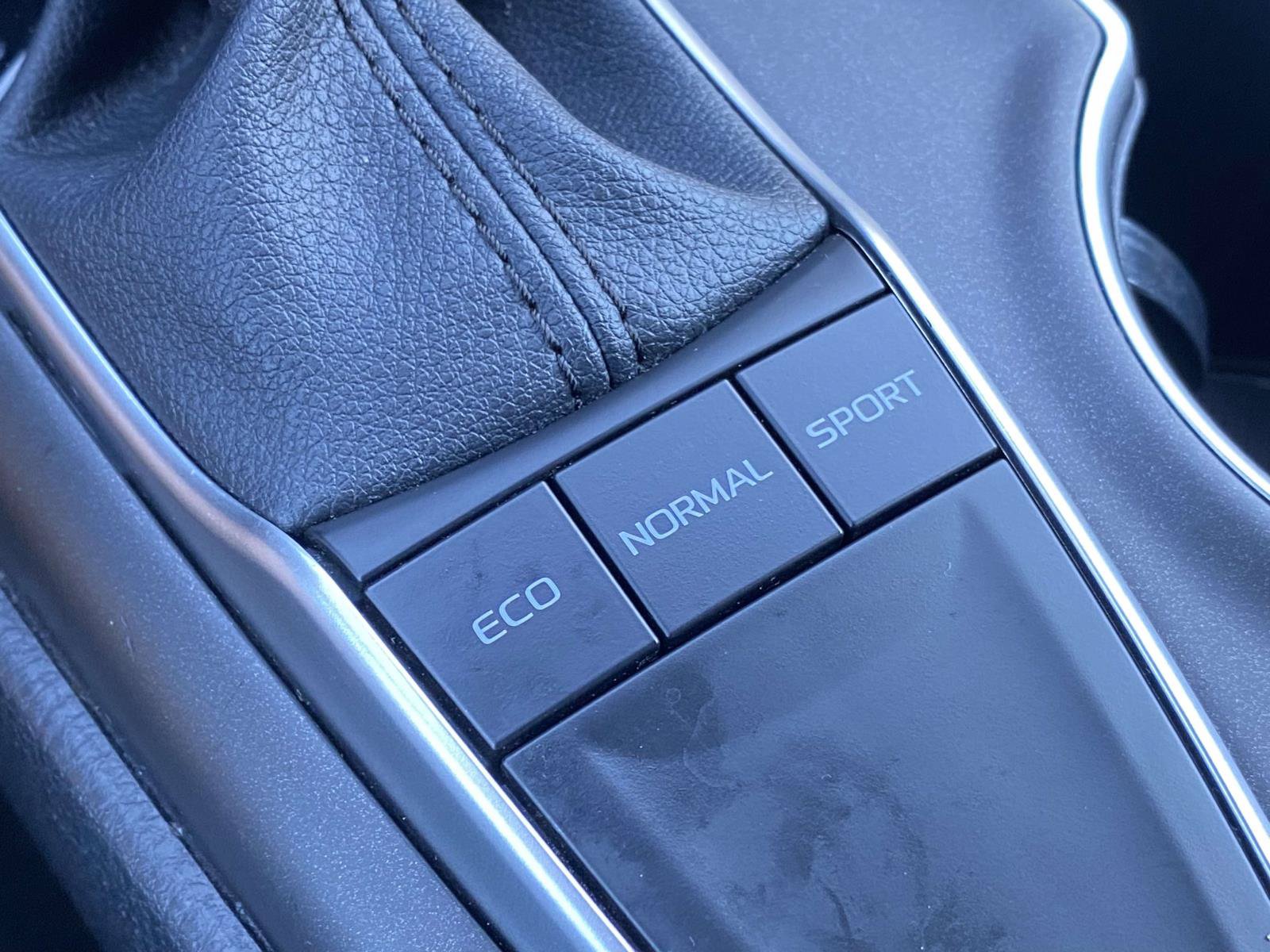 Used 2022 Toyota Camry LE FWD image 23