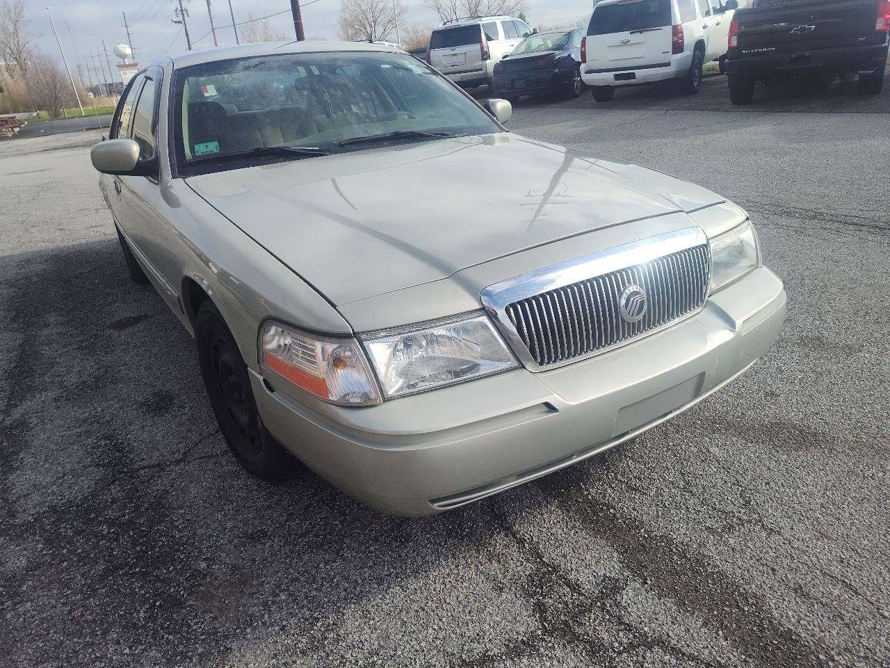 Used 2005 Mercury Grand Marquis GS RWD image 1