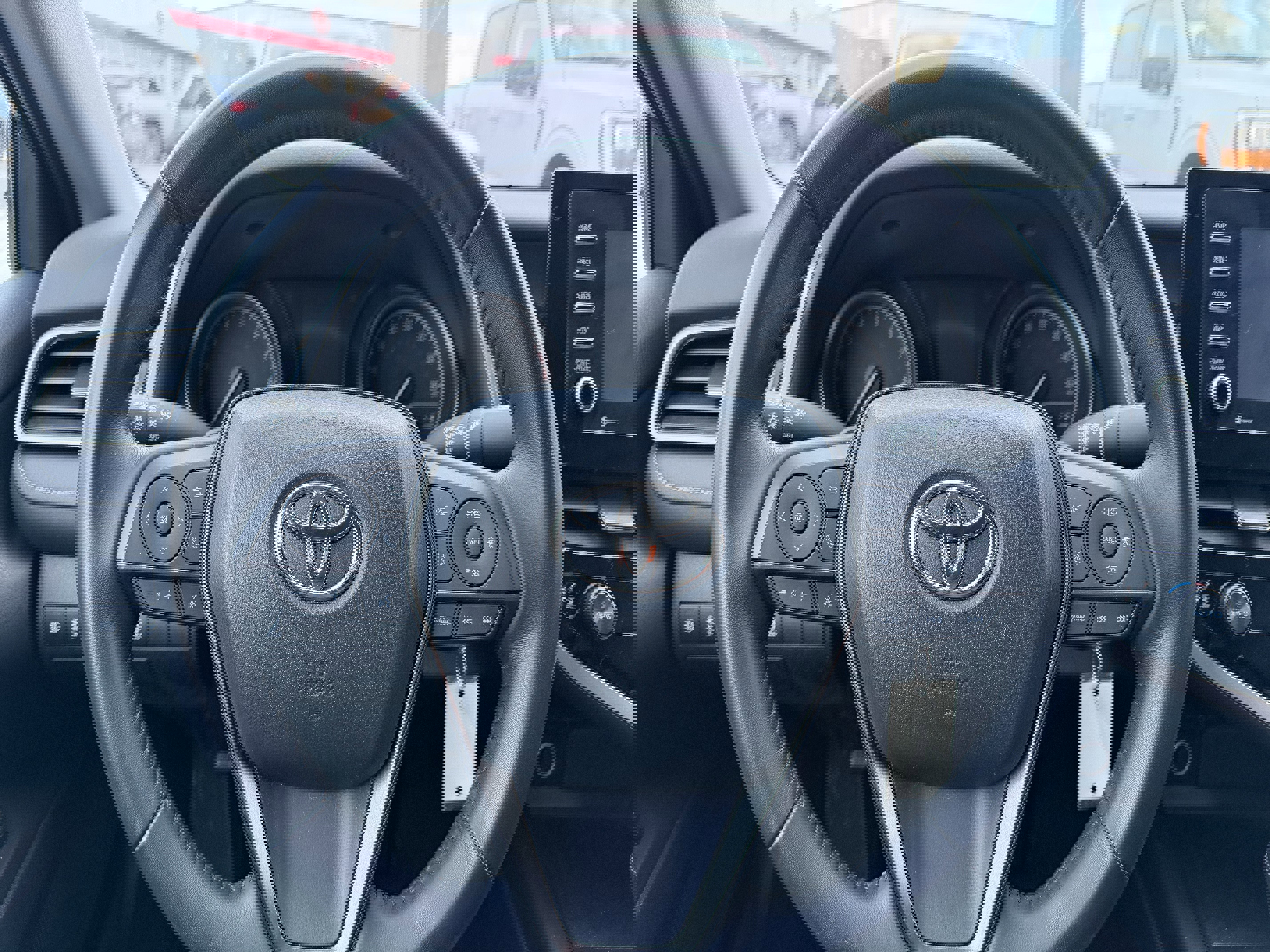 Used 2022 Toyota Camry SE w/ Carpet Mat Package (TMS) image 13