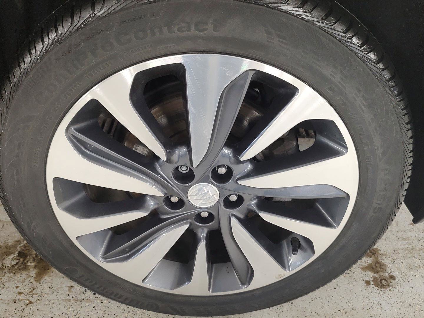 Used 2019 Buick Encore Essence image 31