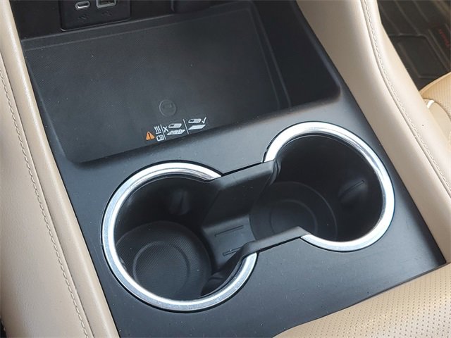 Used 2021 Chevrolet Suburban Premier w/ Premium Package image 30