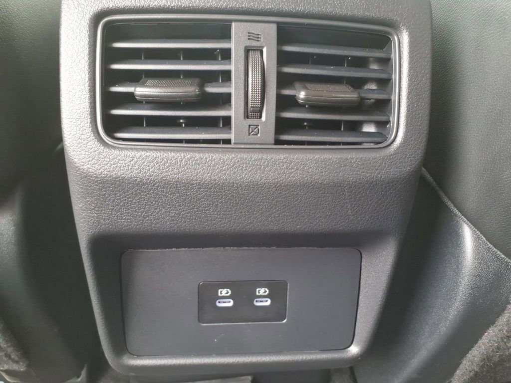 Used 2025 Nissan Rogue SV image 13