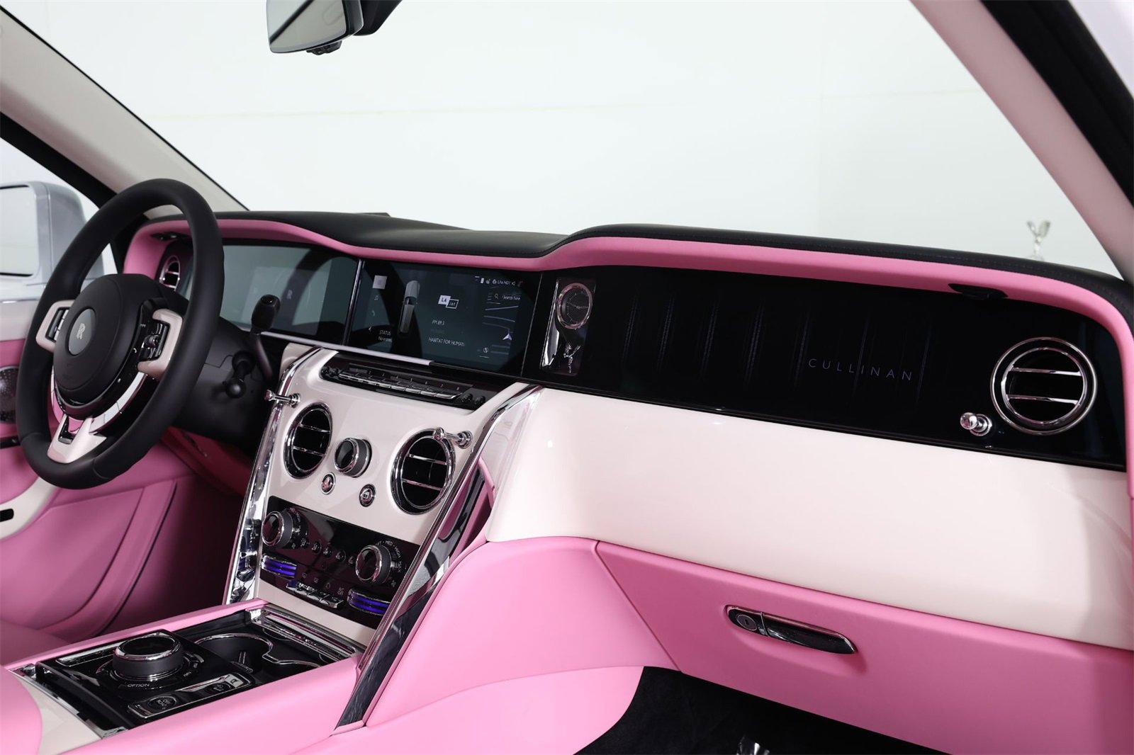 New 2025 Rolls-Royce Cullinan w/ Dynamic Package image 25