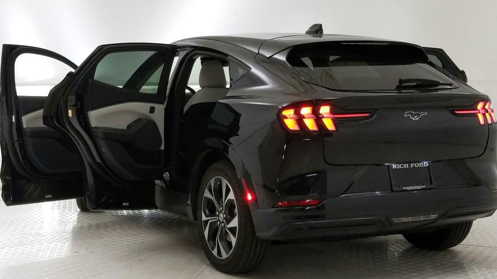 New 2023 Ford Mustang Mach-E Premium image 11