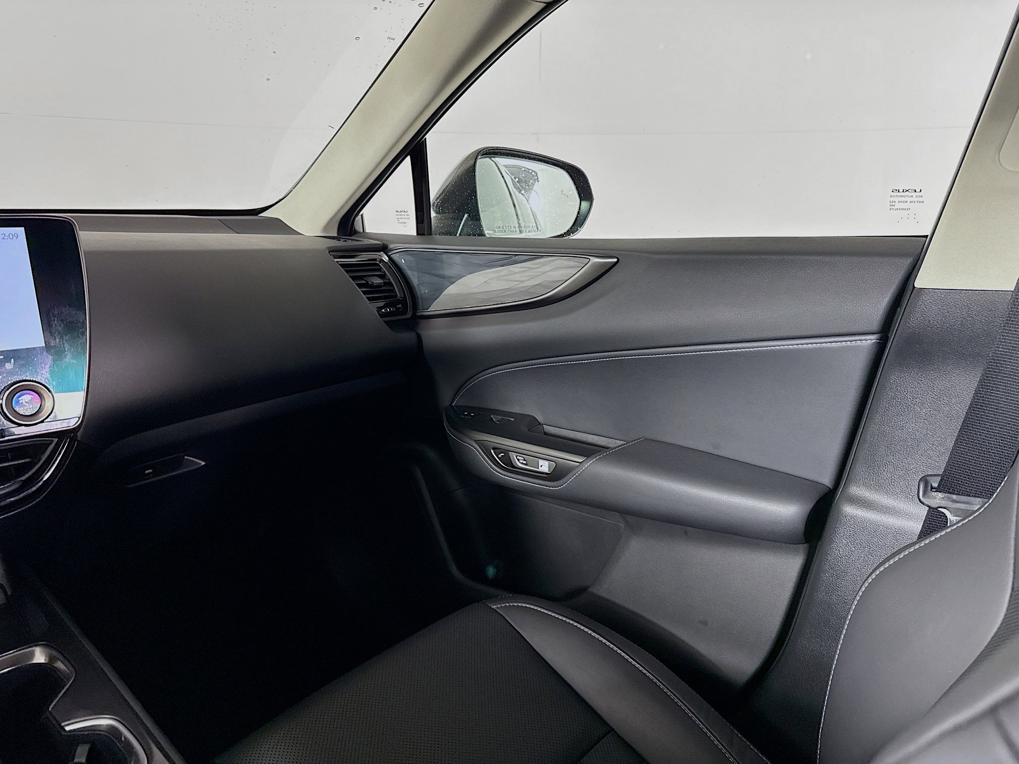 Used 2024 Lexus NX 250 FWD w/ Cold Area Package image 29