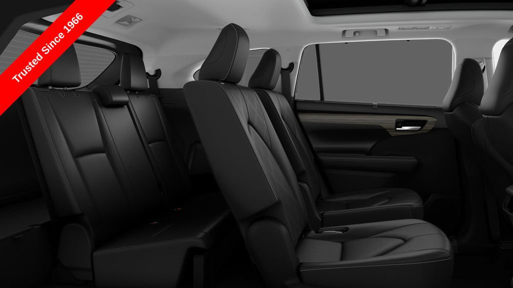 New 2026 Toyota Highlander Platinum AWD/4WD image 7