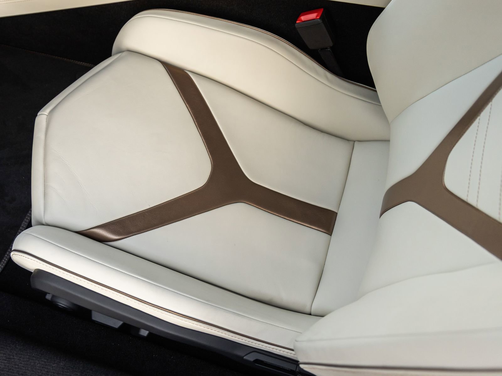 Used 2024 Lamborghini Revuelto AWD/4WD image 26