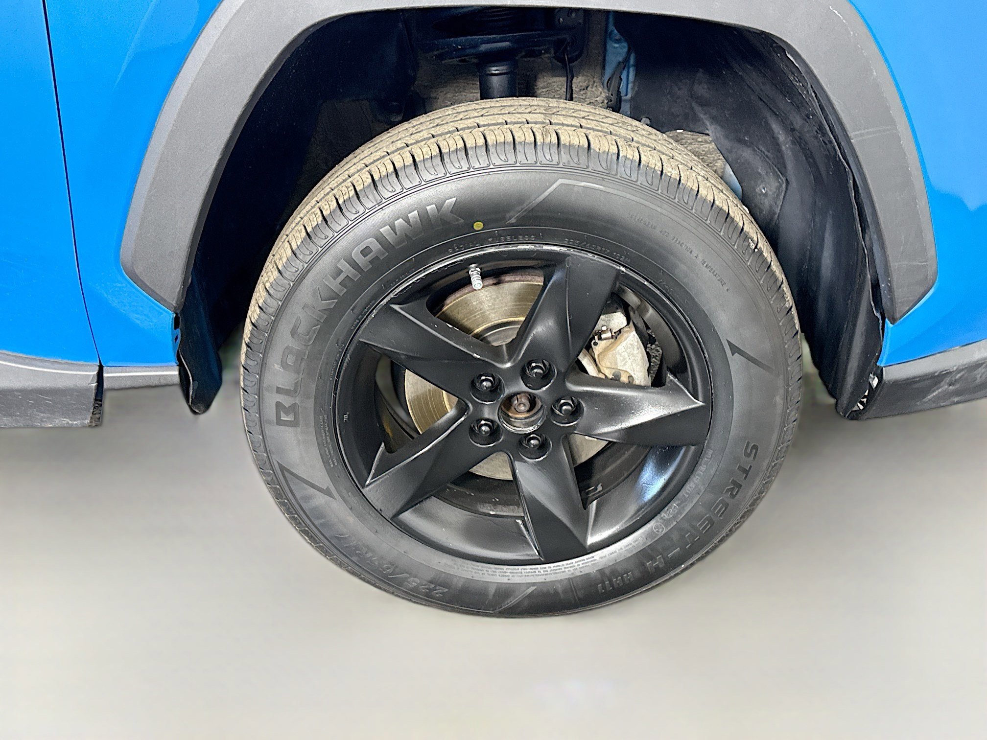 Used 2020 Toyota RAV4 LE image 31