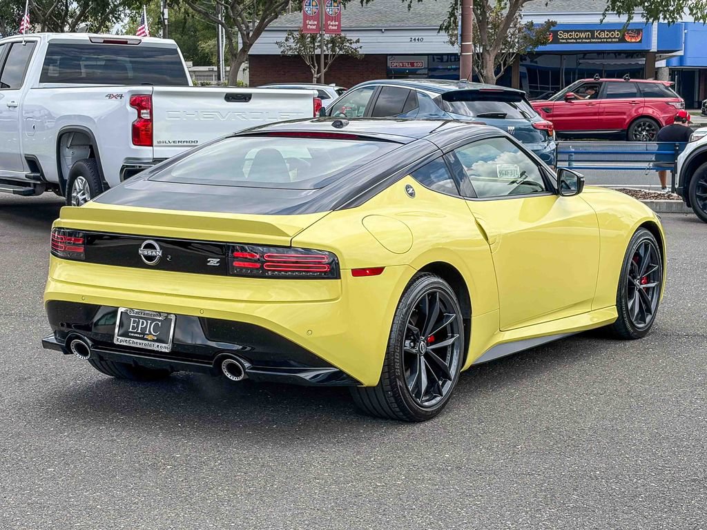 Used 2023 Nissan Z w/ Floor Mat Package (L93) RWD image 4