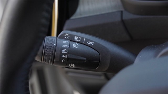 Used 2021 Volvo XC40 T5 Inscription w/ Advanced Package image 30