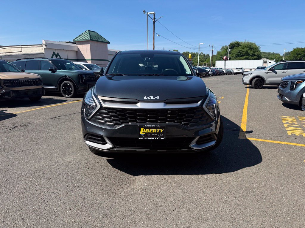 Used 2024 Kia Sportage LX AWD/4WD image 2