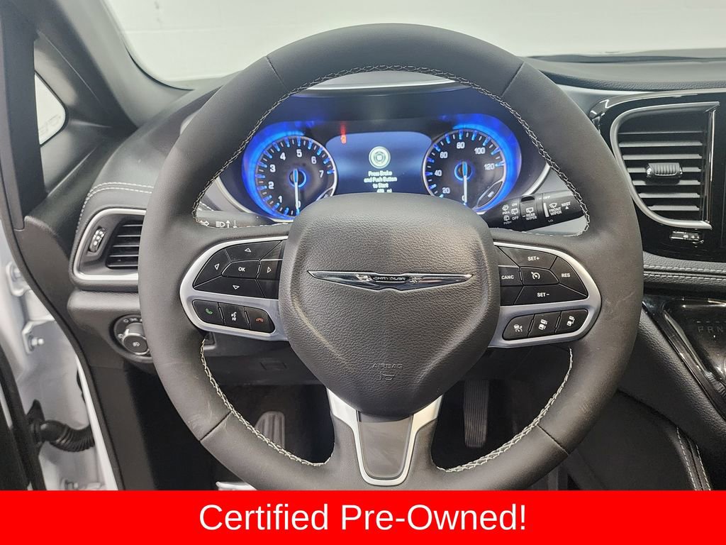 Used 2026 Chrysler Pacifica Limited image 13