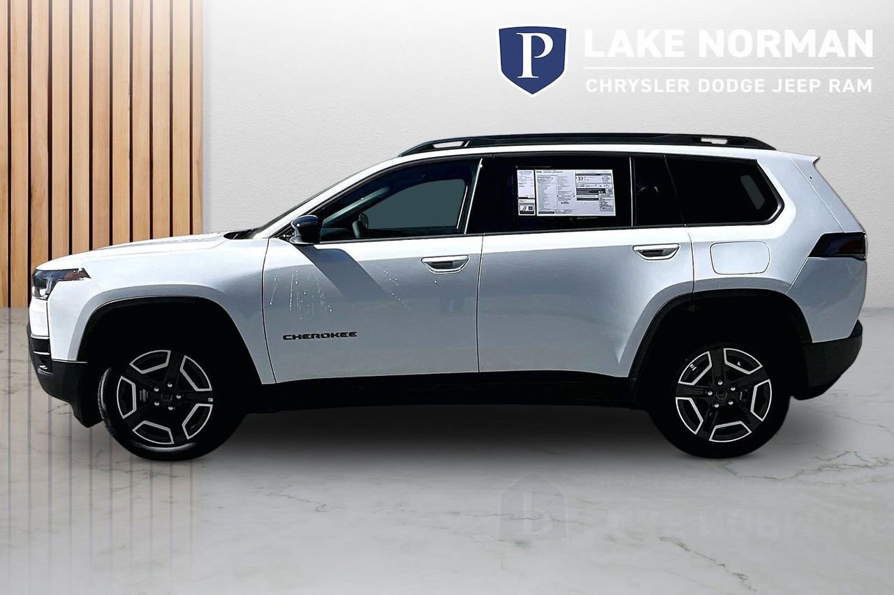 New 2026 Jeep Cherokee Laredo image 6