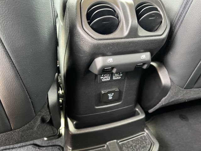 Certified 2025 Jeep Wrangler Unlimited Sahara w/ Safety Group AWD/4WD image 21