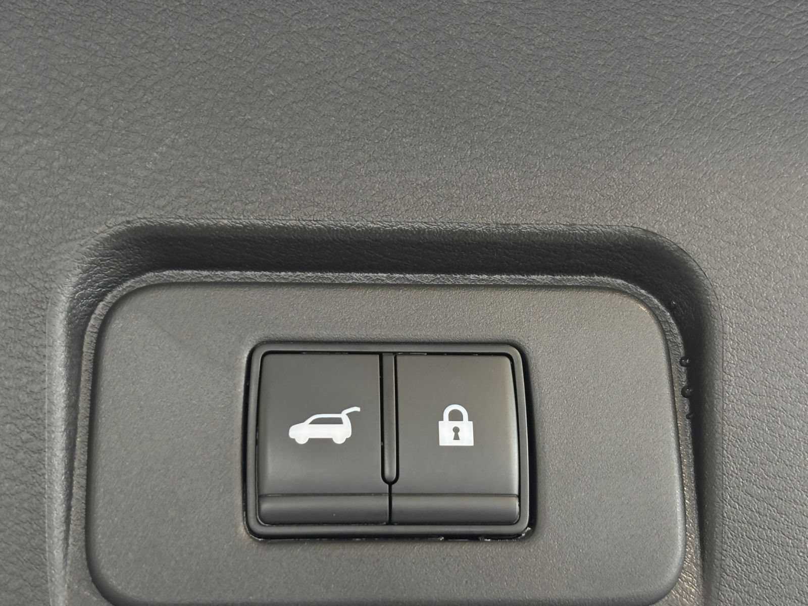Used 2026 Nissan Rogue SL FWD image 25