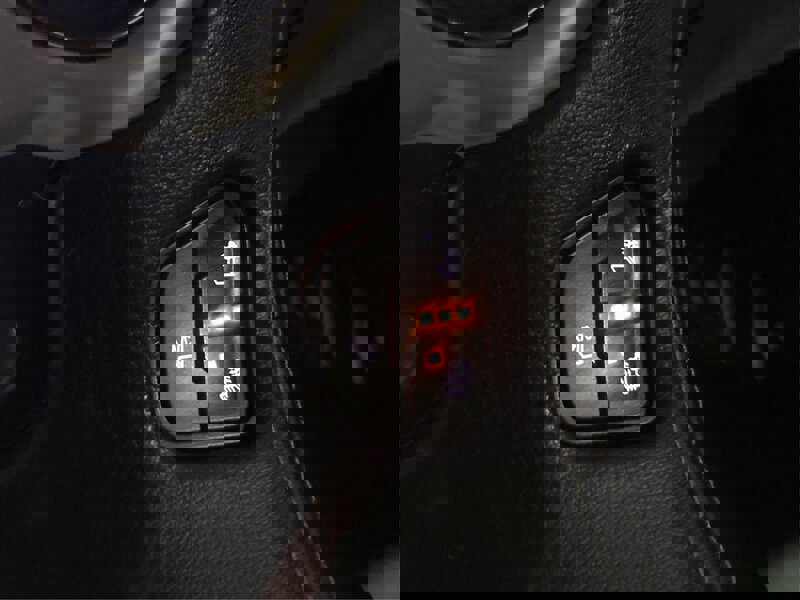 Used 2015 GMC Yukon XL SLT w/ HD Trailering Package image 27