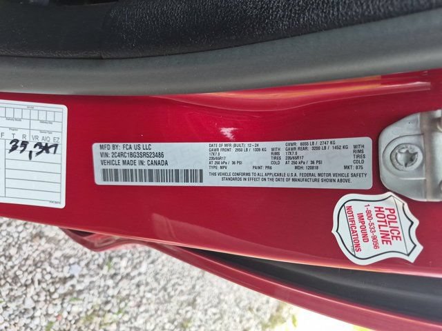 Used 2025 Chrysler Pacifica Select FWD image 36