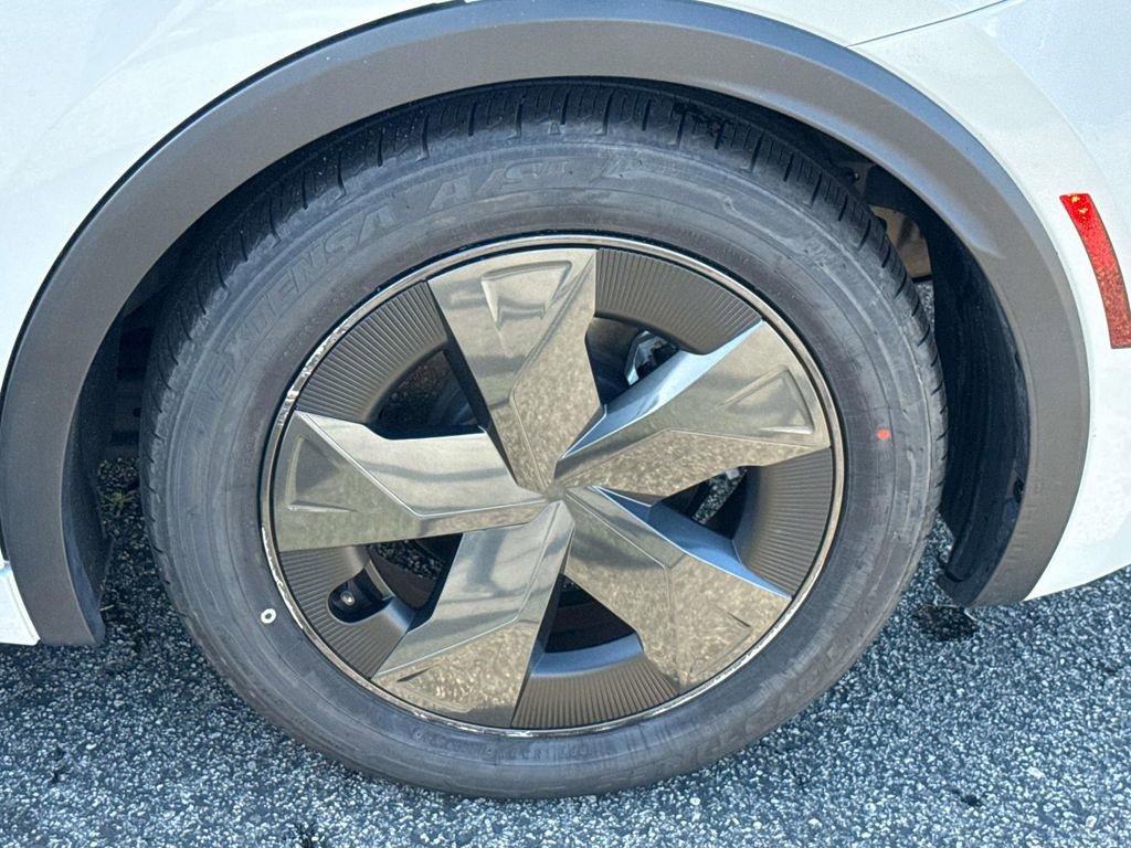 Used 2024 Toyota Prius Prime SE image 38