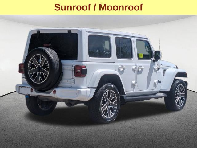 Used 2023 Jeep Wrangler Unlimited Sahara AWD/4WD image 5
