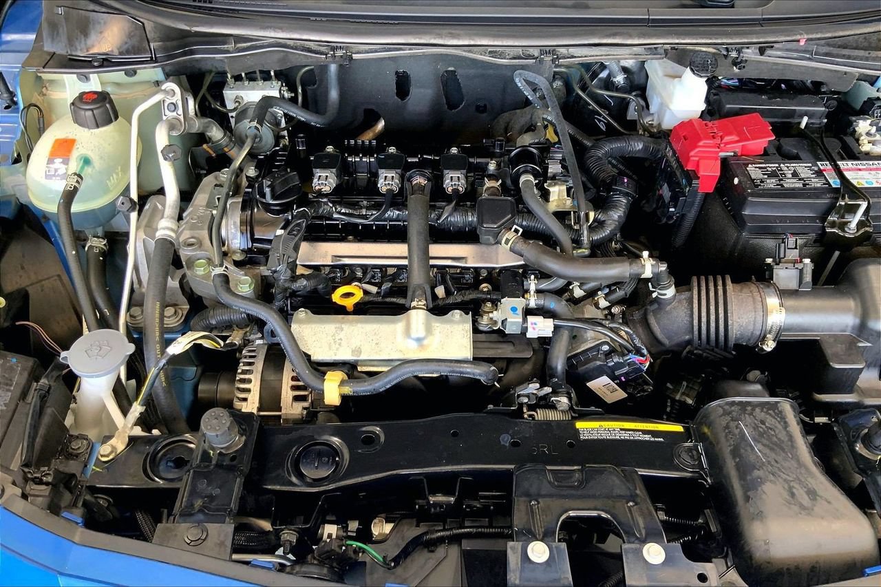 Used 2023 Nissan Versa SV FWD image 9