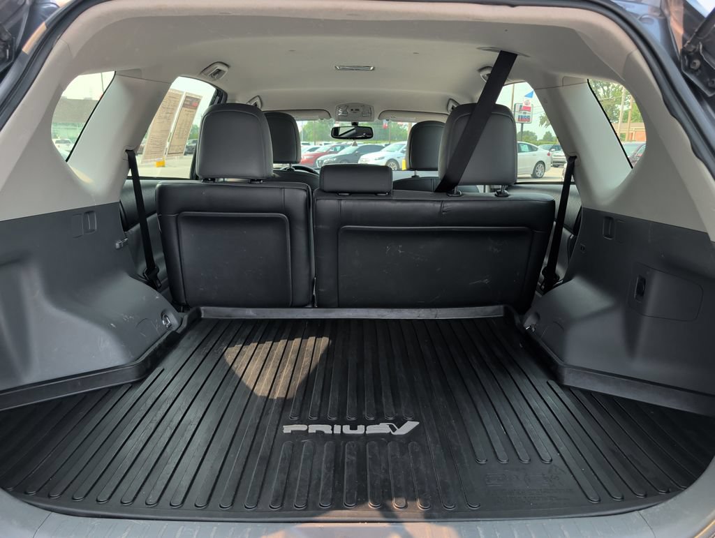 Used 2014 Toyota Prius V Five FWD image 18