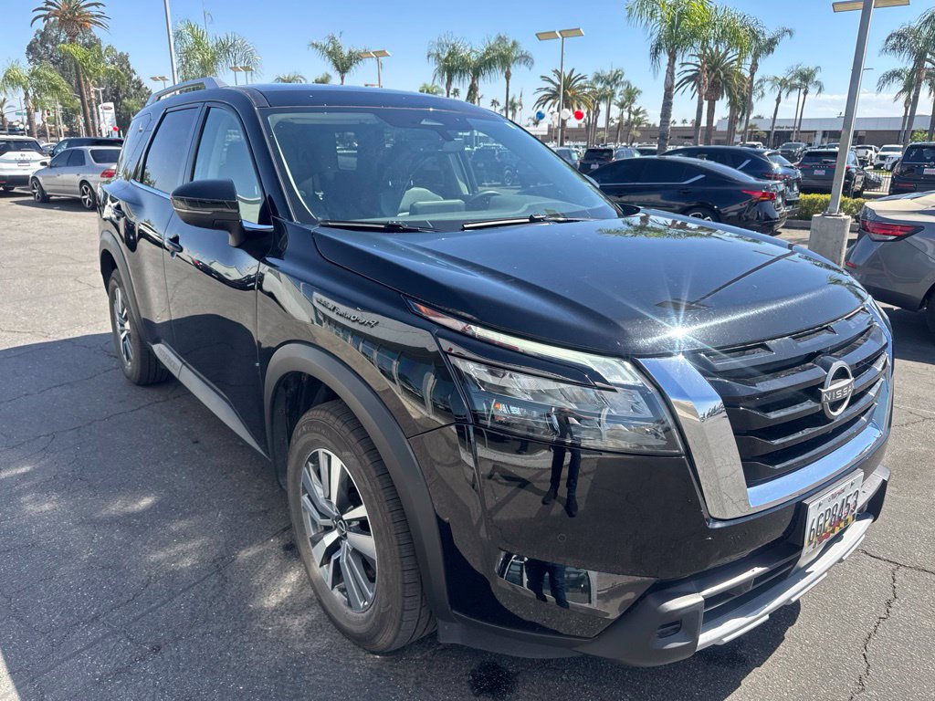 Used 2025 Nissan Pathfinder SL AWD/4WD image 5