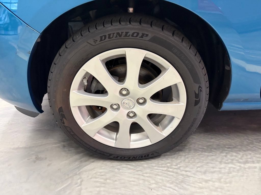 Used 2011 MAZDA MAZDA2 Touring FWD image 18