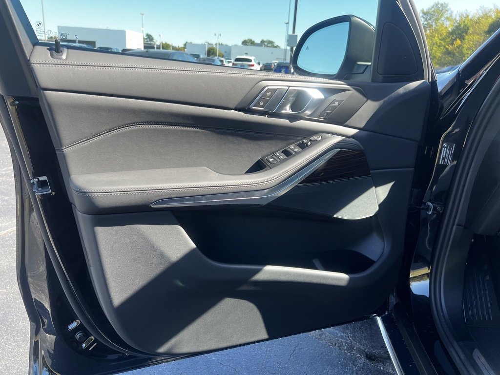 New 2026 BMW X5 sDrive40i image 8