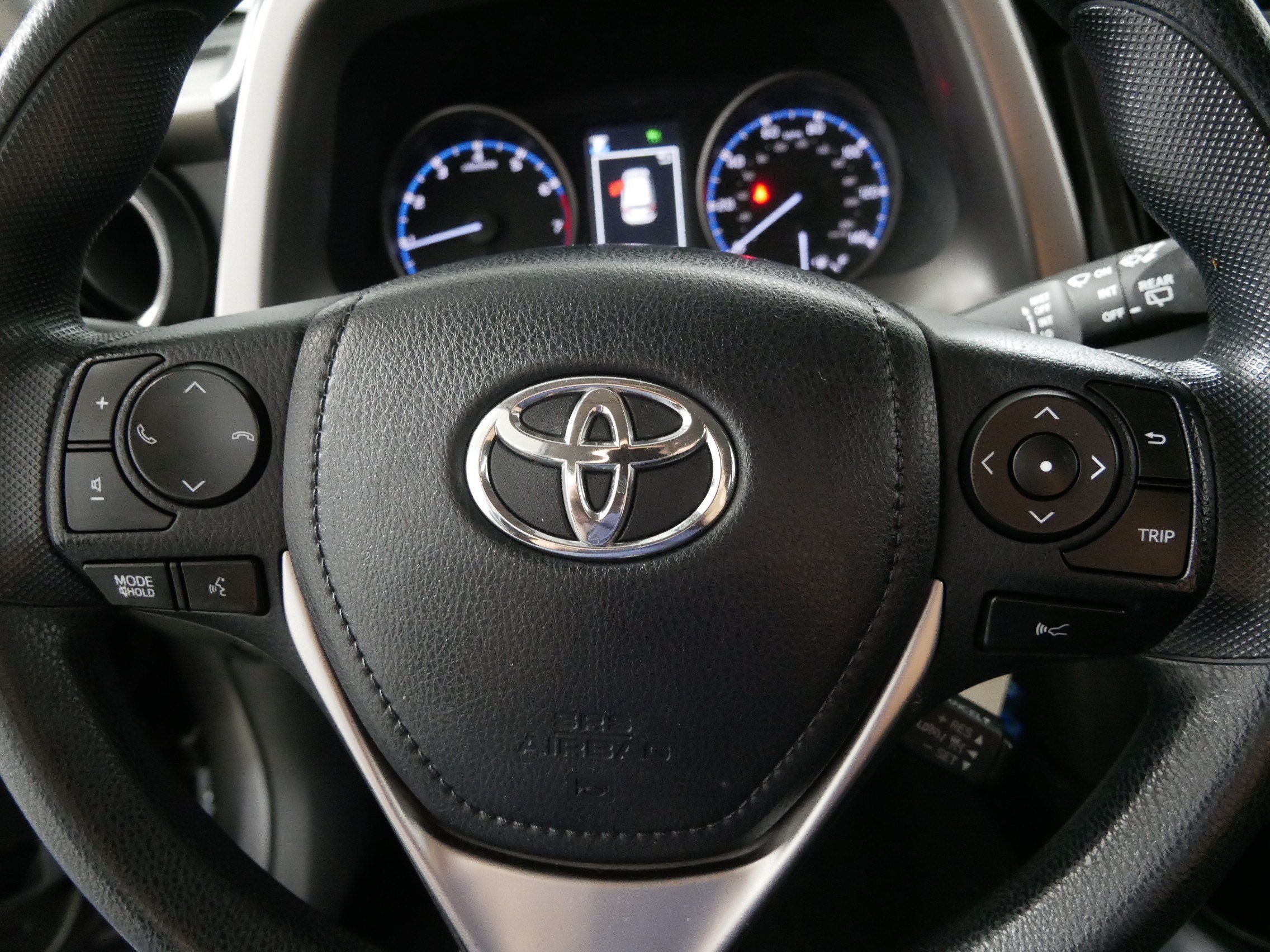 Used 2017 Toyota RAV4 LE w/ All Weather Liner Package AWD/4WD image 25