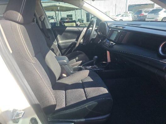 Used 2017 Toyota RAV4 XLE image 4