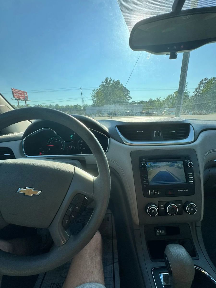 Used 2017 Chevrolet Traverse LS FWD image 21