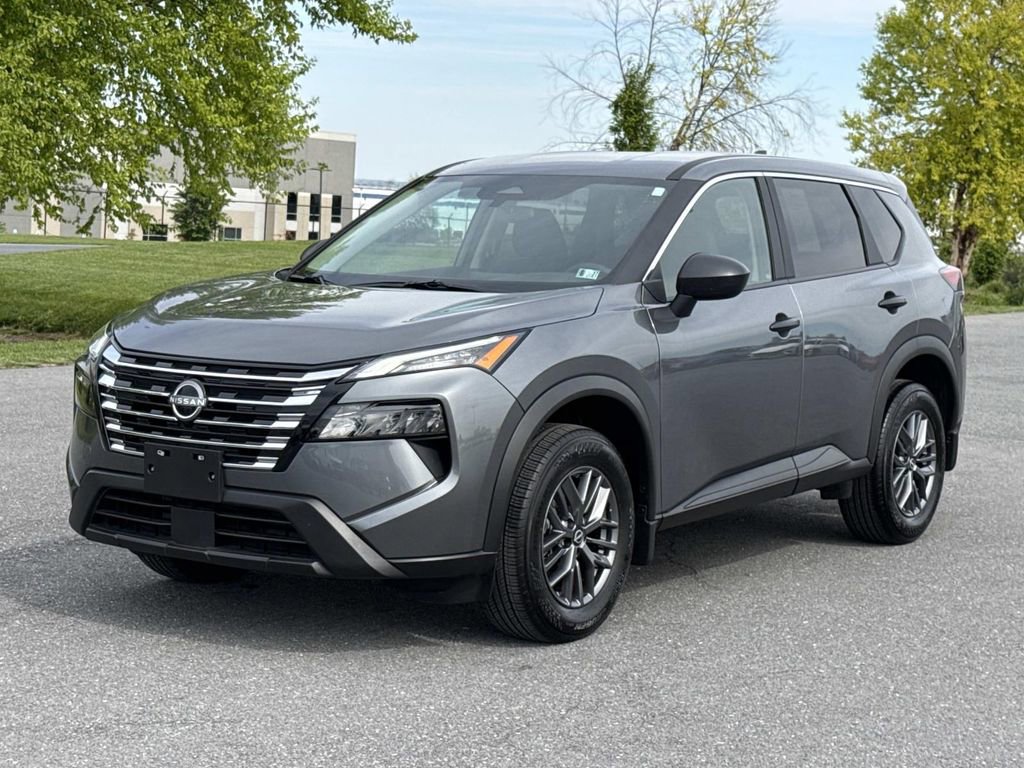 Used 2025 Nissan Rogue S AWD/4WD image 28