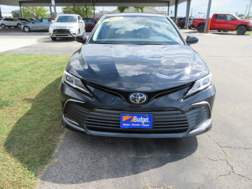 Used 2024 Toyota Camry LE image 9
