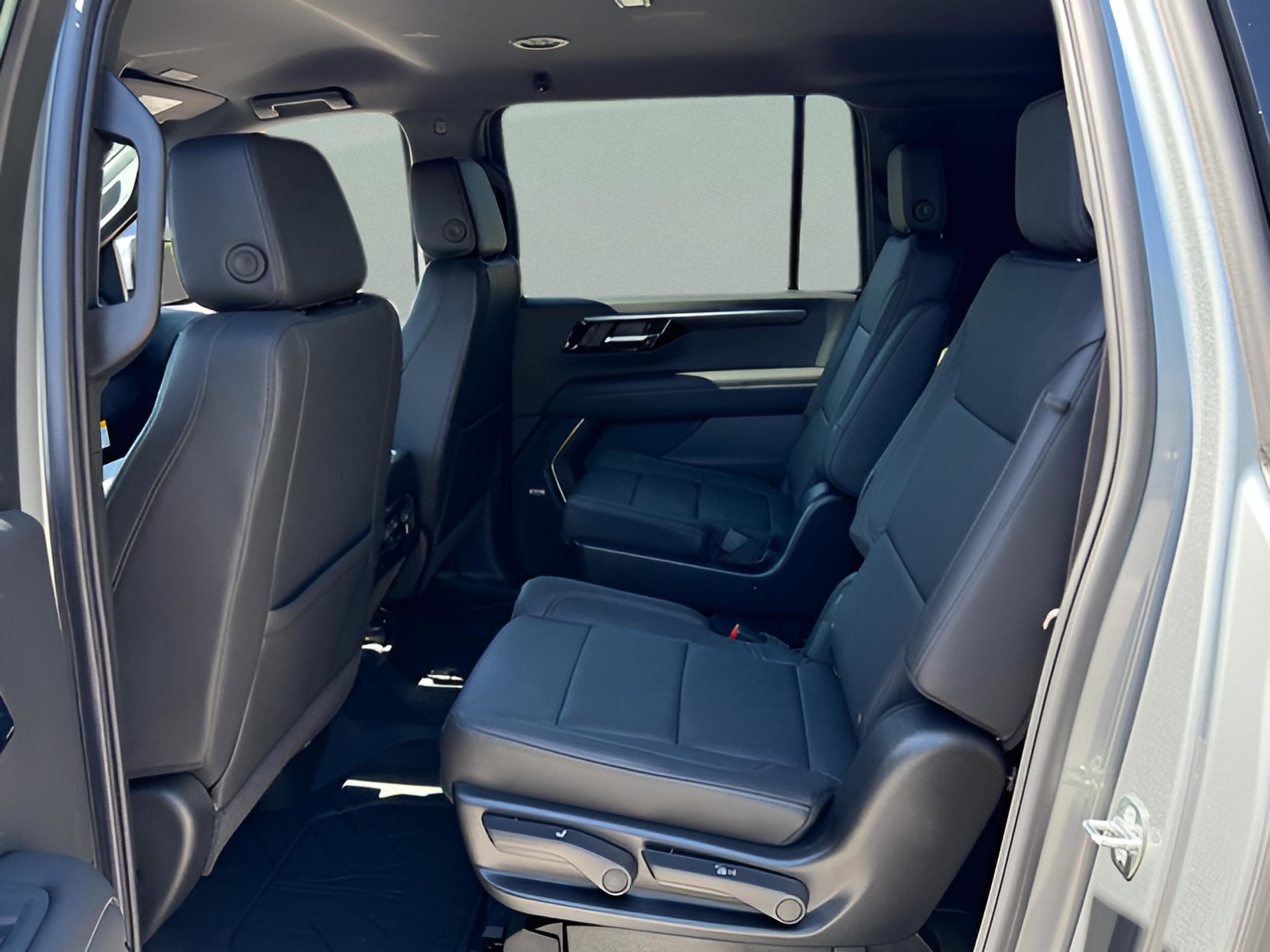 New 2026 Chevrolet Suburban LT w/ Comfort Package image 11