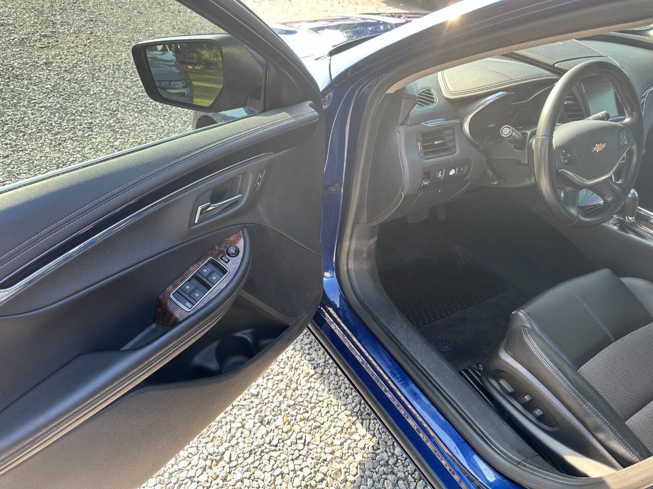 Used 2014 Chevrolet Impala LT w/ Convenience Package FWD image 9