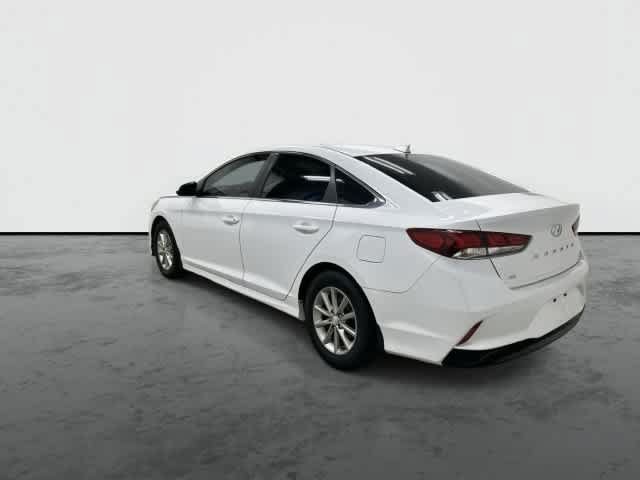 Used 2018 Hyundai Sonata SE FWD image 2