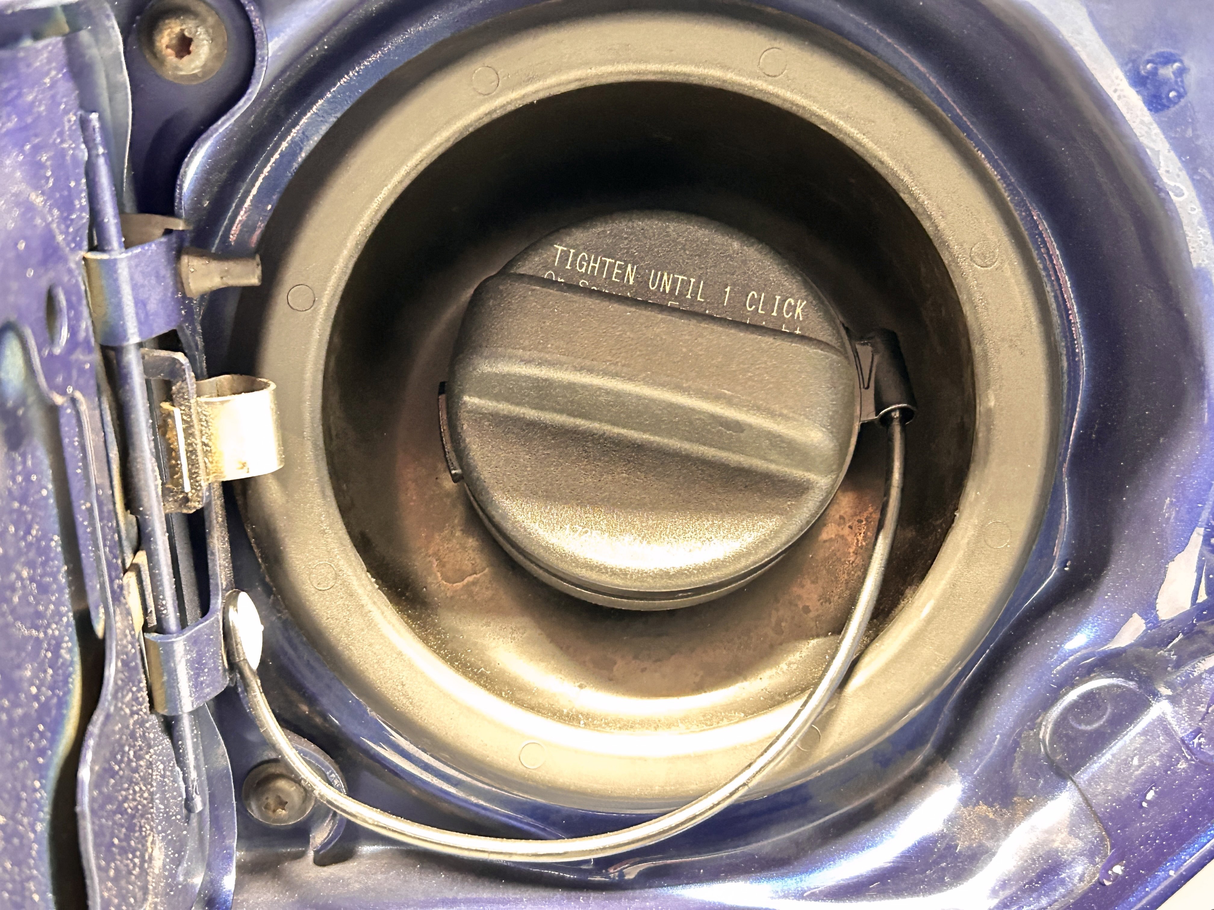 Used 2017 Nissan Titan SL image 3